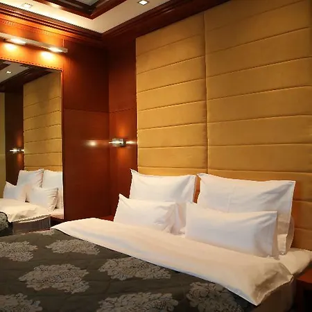 Aleksandar Hotel